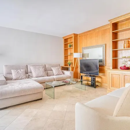 Spacious & Cozy - Trocadero Passy Parigi